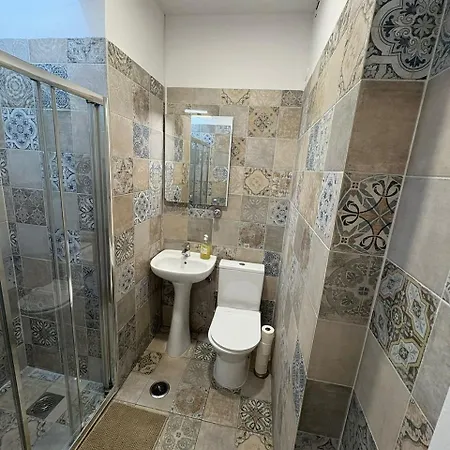 Hotel Rozna Dolina Liubliana